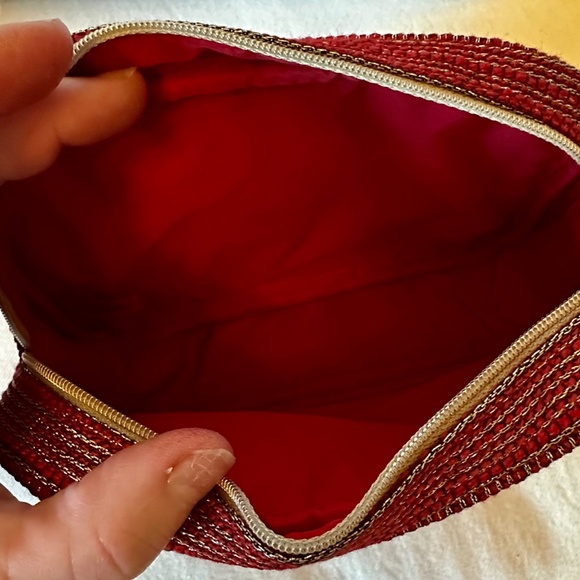 CHANEL NEW RED COSMETIC BAG with added unbranded CROSSBODY STRAP♥️FREE SHIPPING - Picture 5 of 9